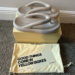 Never worn! Axel Arigato Delta sandal in beige